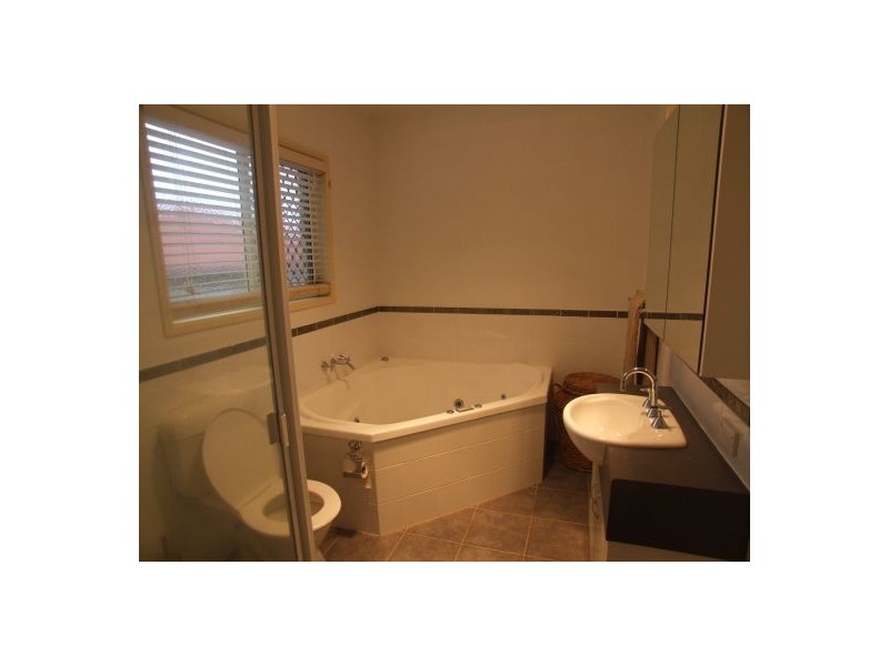 7 Olympus Crt, Middle Ridge QLD 4350