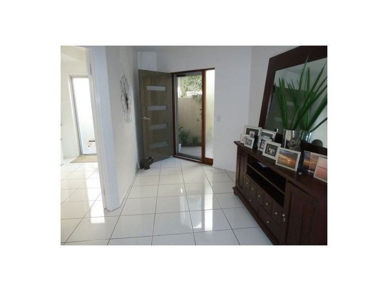 1 / 3 Bali Ave, Palm Beach QLD 4221