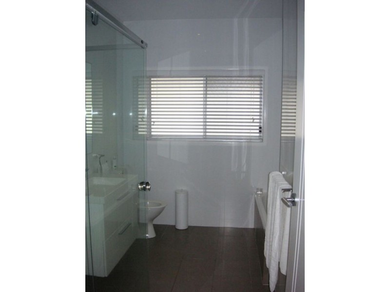 1 / 3 Bali Ave, Palm Beach QLD 4221