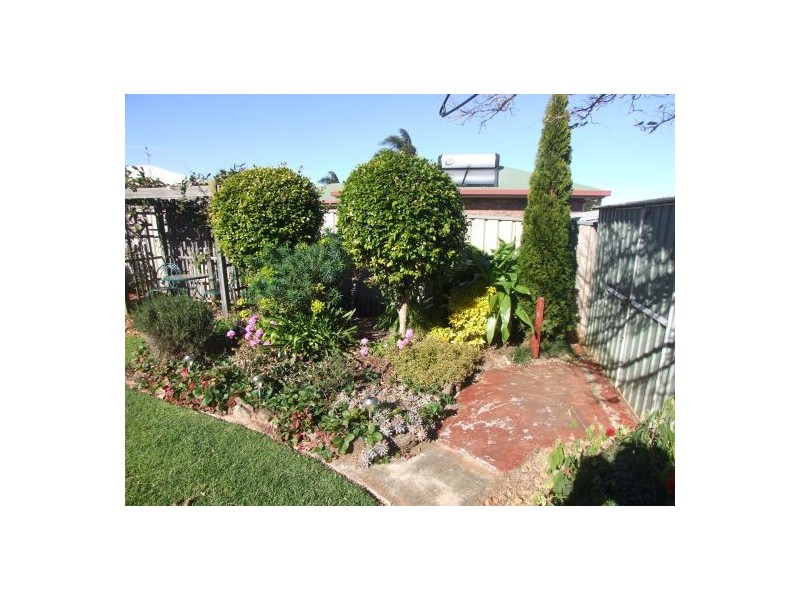 10 Bernborough Crt, Glenvale QLD 4350