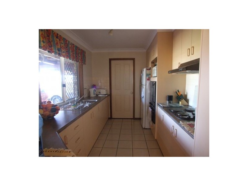 10 Bernborough Crt, Glenvale QLD 4350