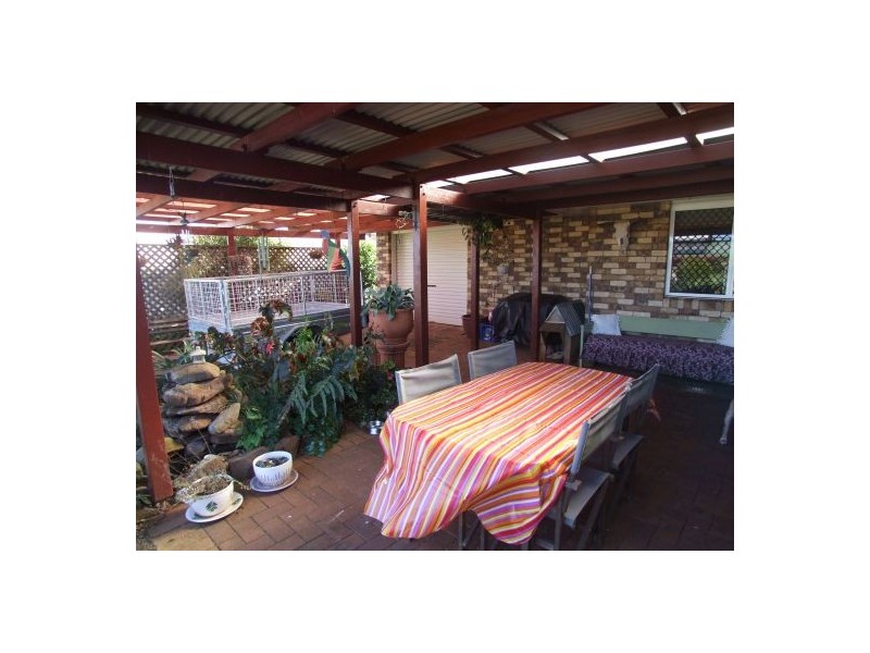10 Bernborough Crt, Glenvale QLD 4350