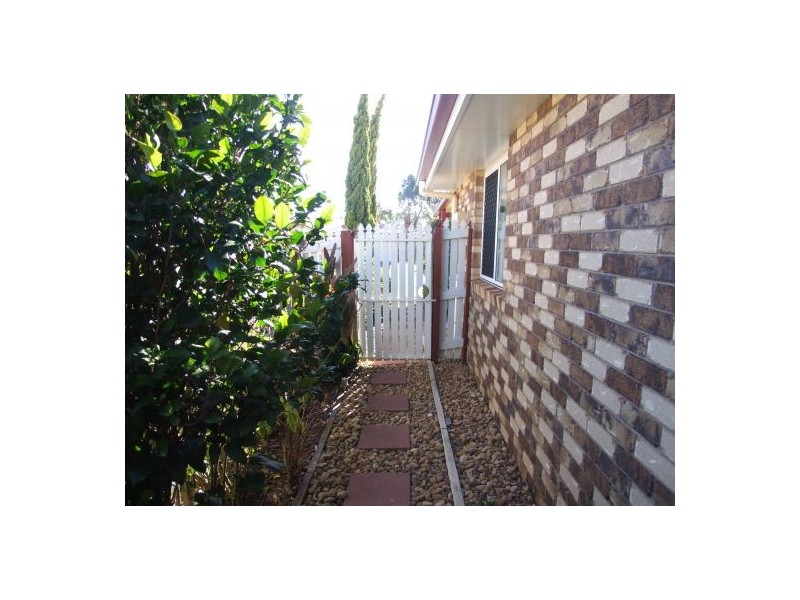 10 Bernborough Crt, Glenvale QLD 4350