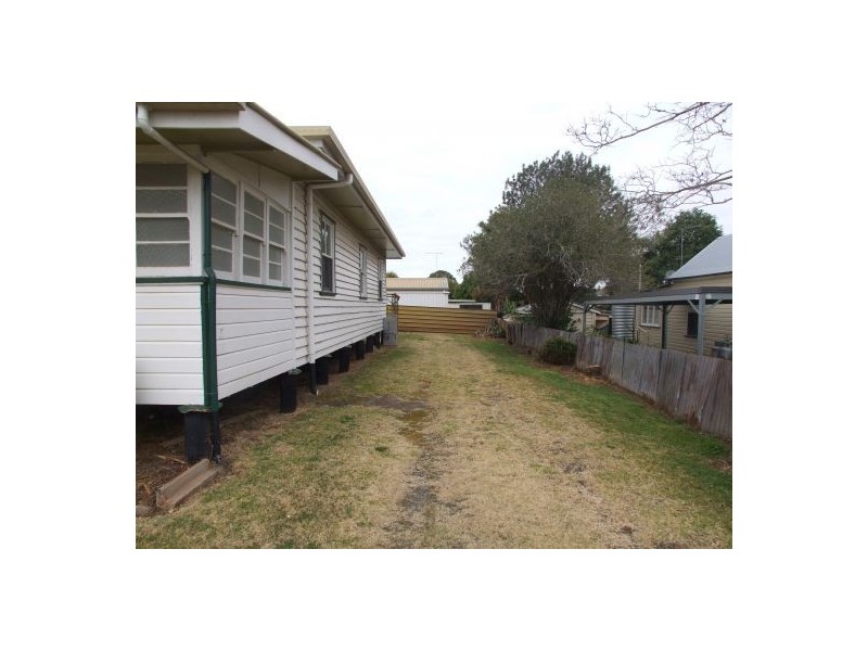 58 Drummond St, Rangeville QLD 4350