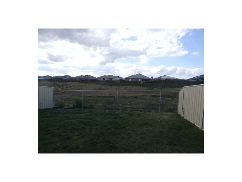 19 Sunset Dve., Glenvale QLD 4350