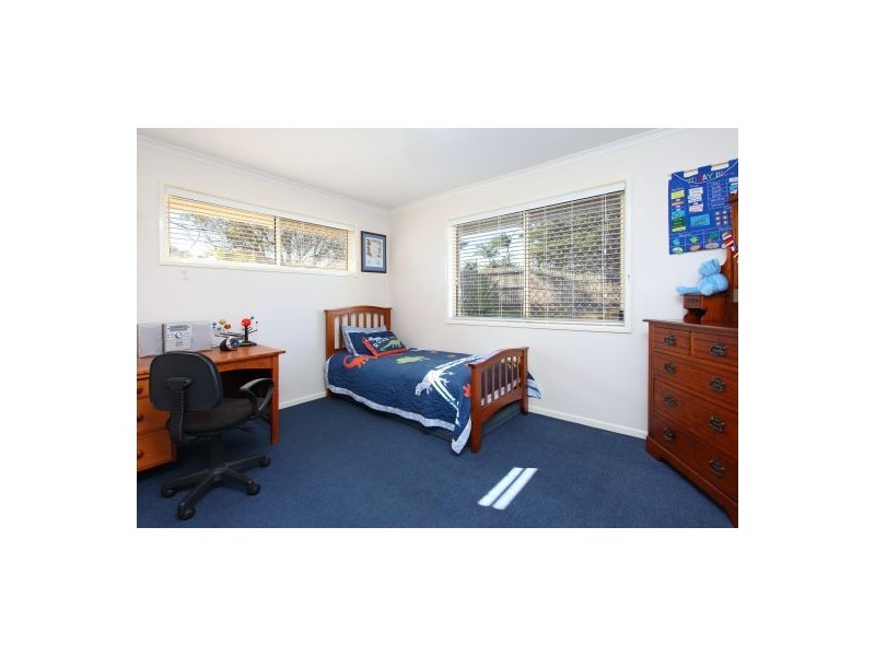 2 Kell Crt ( 22 Fooks St ), Carindale QLD 4152