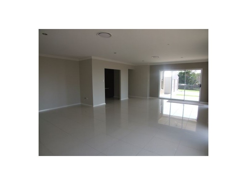 261A Geddes St., Centenary Heights QLD 4350