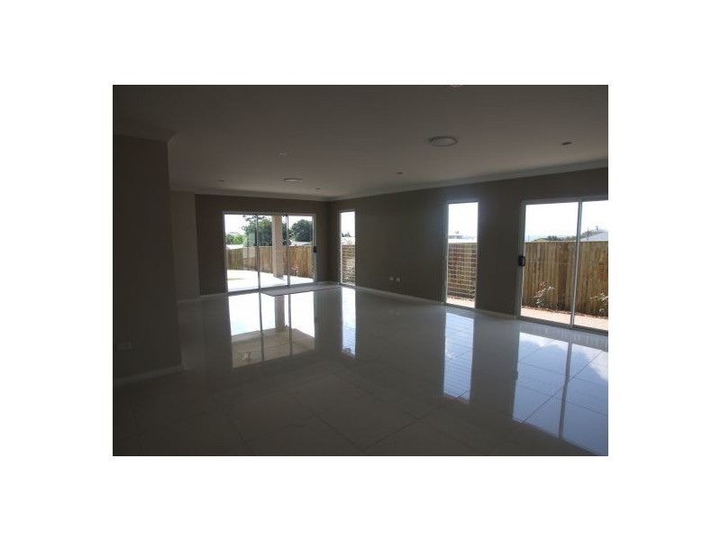 261A Geddes St., Centenary Heights QLD 4350