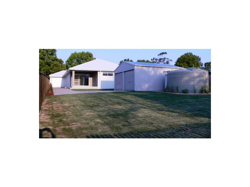 261A Geddes St., Centenary Heights QLD 4350