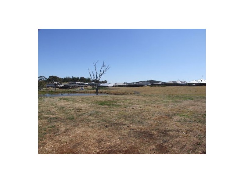 19 Sunset Drive, Glenvale QLD 4350