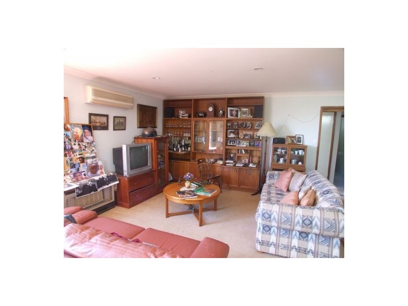 8 Weimers Cres., Centenary Heights QLD 4350