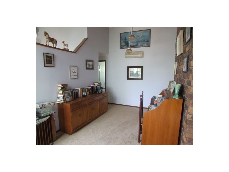 8 Weimers Cres., Centenary Heights QLD 4350