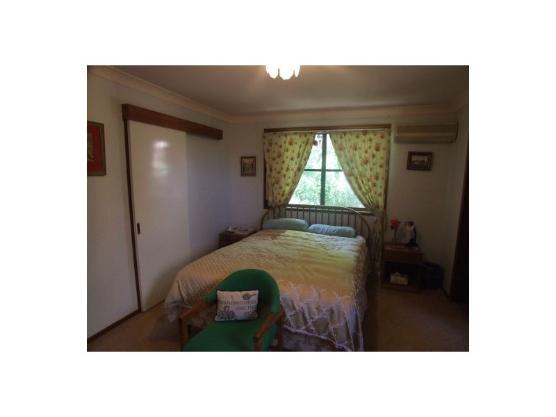 8 Weimers Cres., Centenary Heights QLD 4350