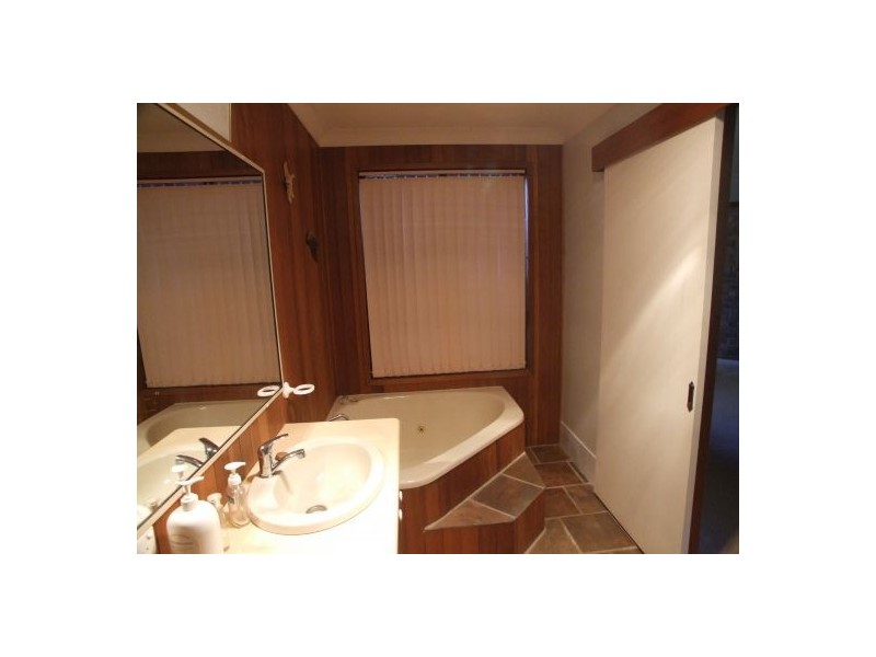 8 Weimers Cres., Centenary Heights QLD 4350