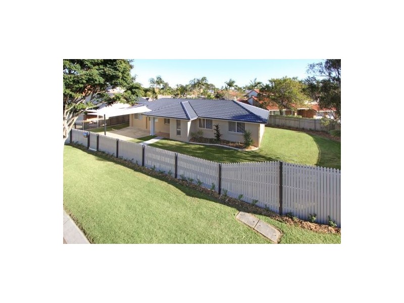 2 Kell Crt ( 22 Fooks St ), Carindale QLD 4152