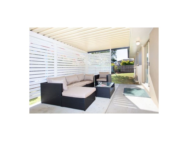 2 Kell Crt ( 22 Fooks St ), Carindale QLD 4152