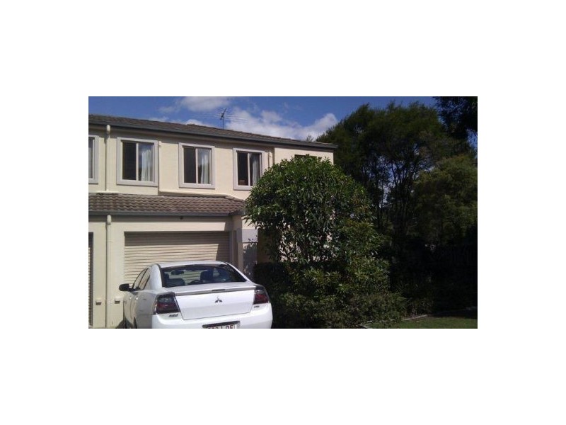 9 / 10 Chapman Place, Oxley QLD 4075