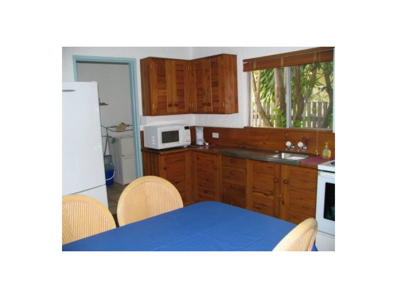 7 Toompany Street, Amity Point QLD 4183