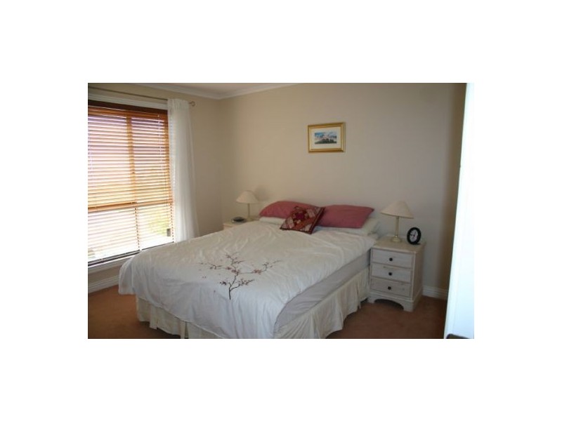 16 Robertson Crescent, Prince Henry Heights QLD 4350