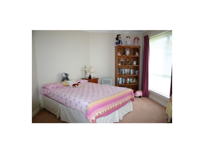 16 Robertson Crescent, Prince Henry Heights QLD 4350