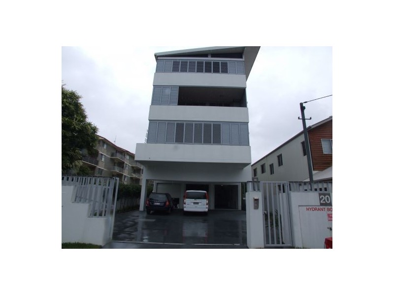 3 / 20 Jefferson Lane, Palm Beach QLD 4221