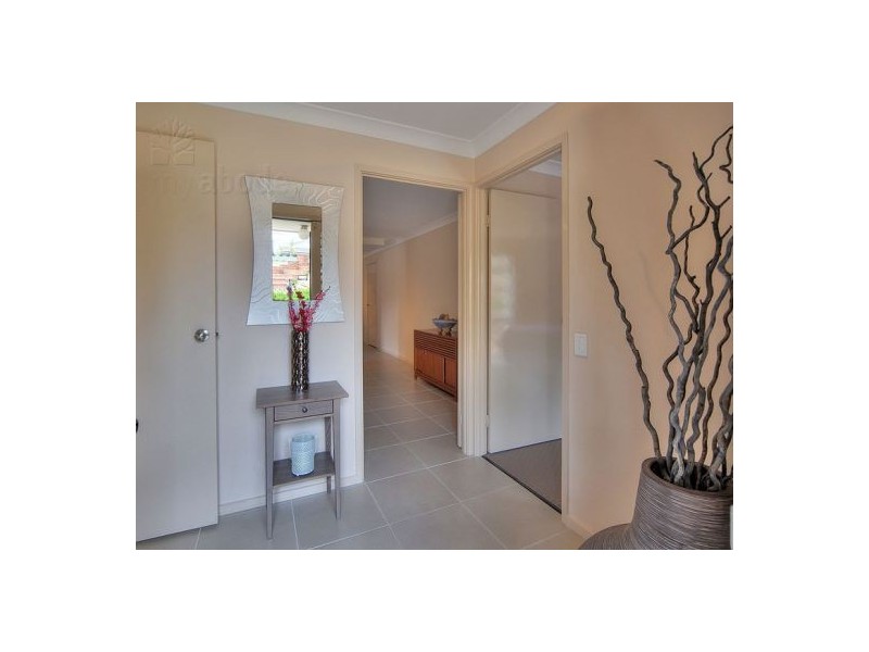 25 Tabor St., Westlake QLD 4074