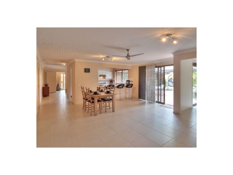 25 Tabor St., Westlake QLD 4074