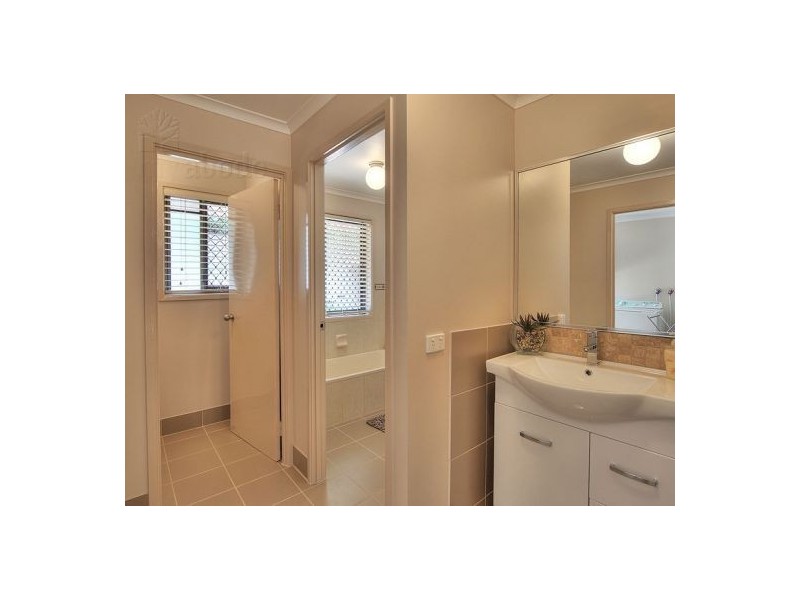 25 Tabor St., Westlake QLD 4074