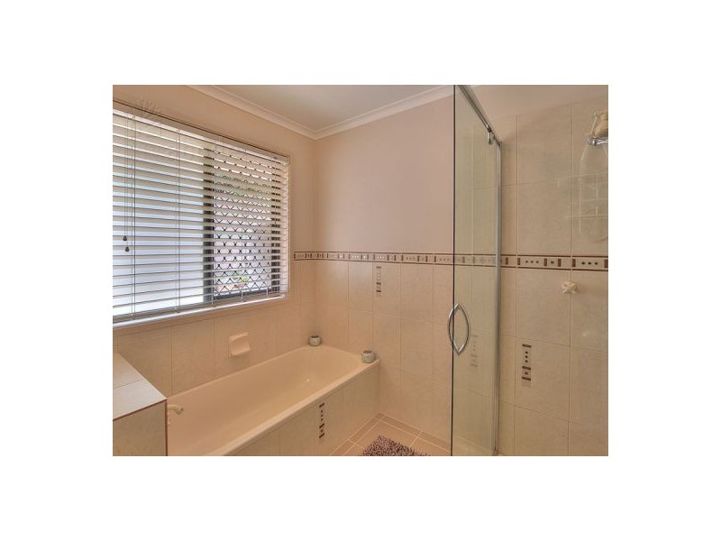 25 Tabor St., Westlake QLD 4074