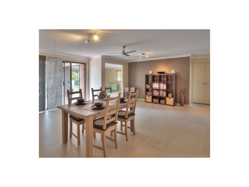 25 Tabor St., Westlake QLD 4074