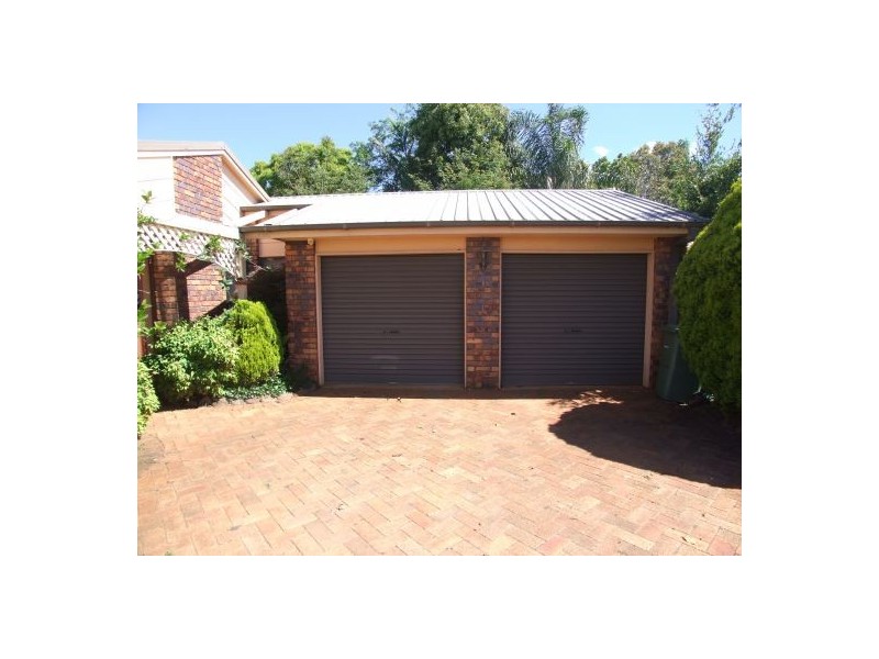 8 Wiemers Crescent, Centenary Heights QLD 4350