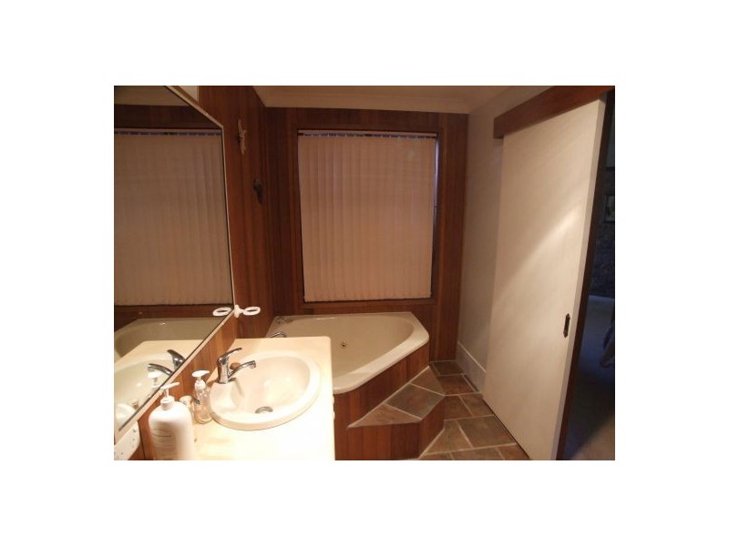 8 Wiemers Crescent, Centenary Heights QLD 4350