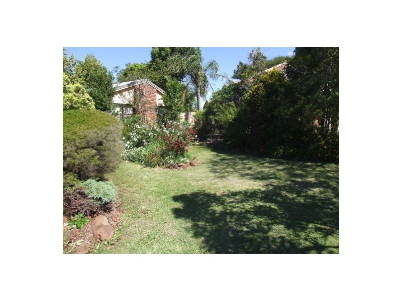 8 Wiemers Cres, Centenary Heights QLD 4350