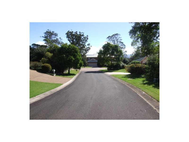3 Grasmere Crt, Mount Lofty QLD 4350