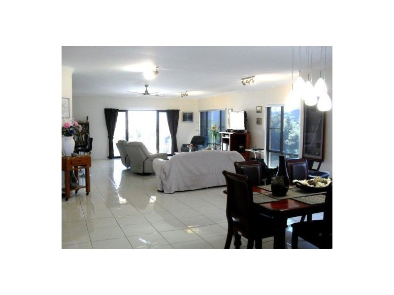 43 Long Island Dve., Windaroo QLD 4207