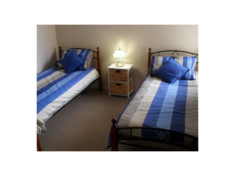 43 Long Island Dve., Windaroo QLD 4207