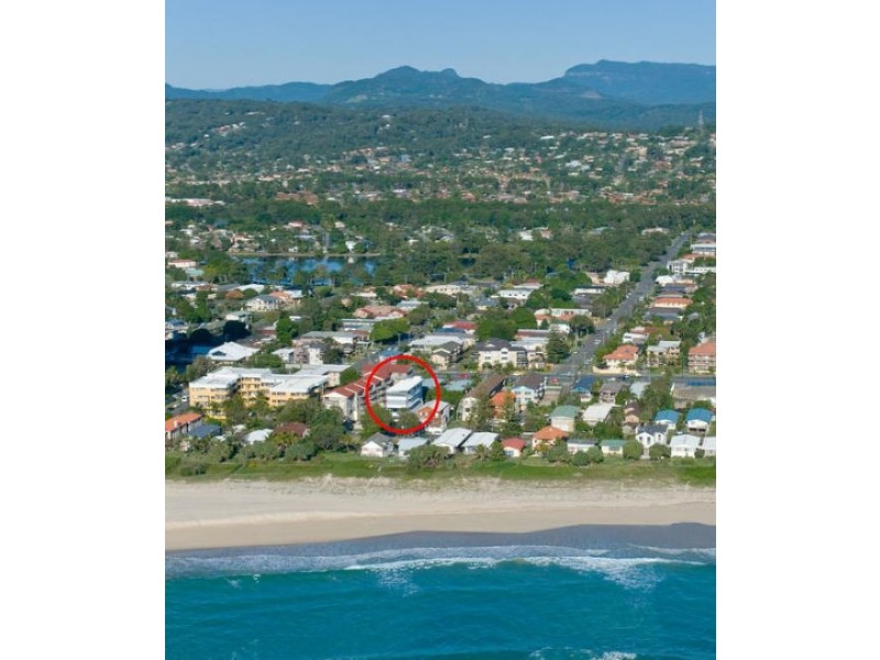 2 / 20 Jefferson Lane, Palm Beach QLD 4221