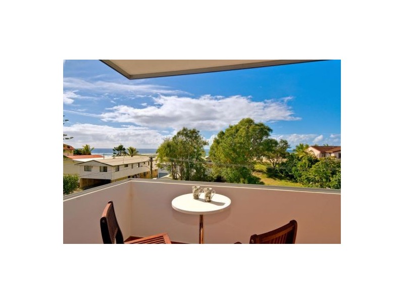 2 / 20 Jefferson Lane, Palm Beach QLD 4221