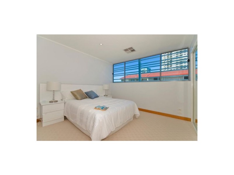 2 / 20 Jefferson Lane, Palm Beach QLD 4221