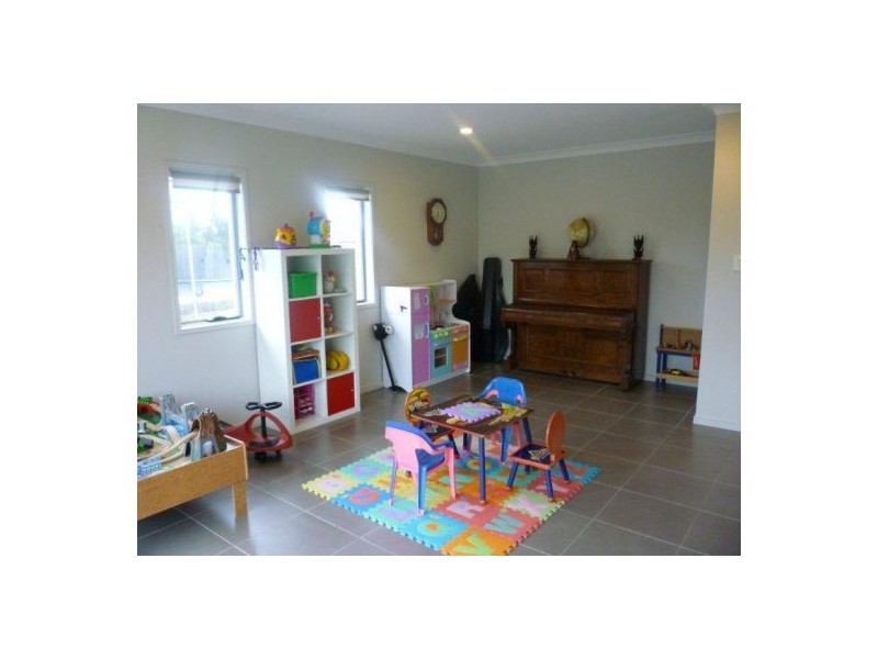 37 Jarrah St., Moggill QLD 4070