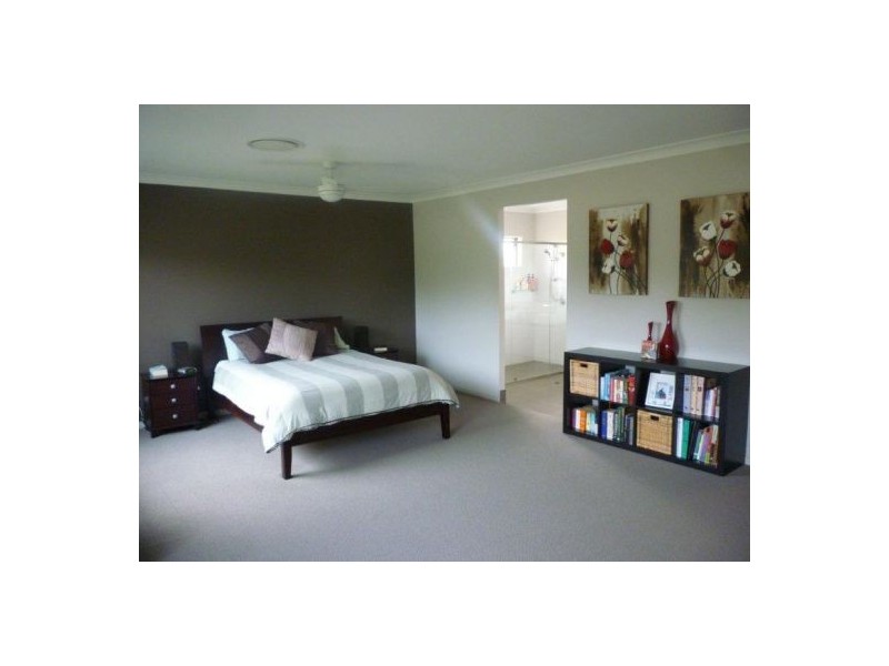 37 Jarrah St., Moggill QLD 4070