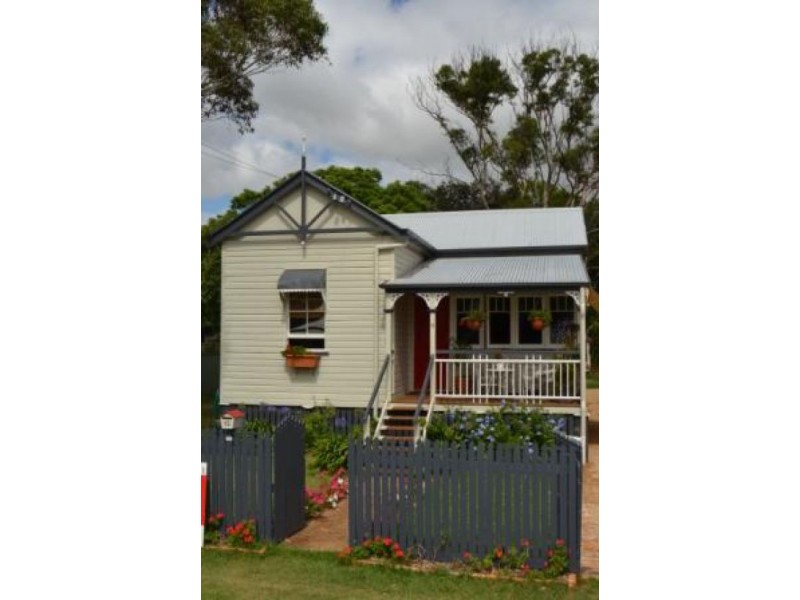 13 Ranfurly St, Newtown QLD 4350