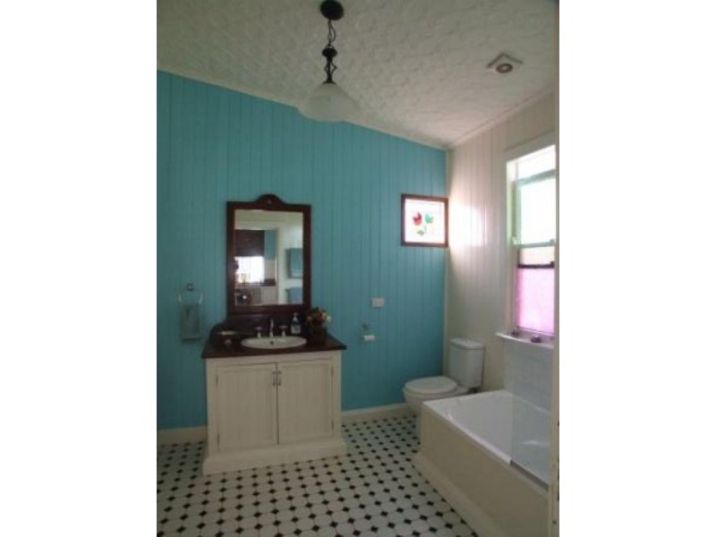 13 Ranfurly St, Newtown QLD 4350