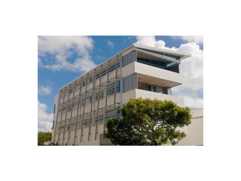 2/20 Jefferson Ln., Palm Beach QLD 4221