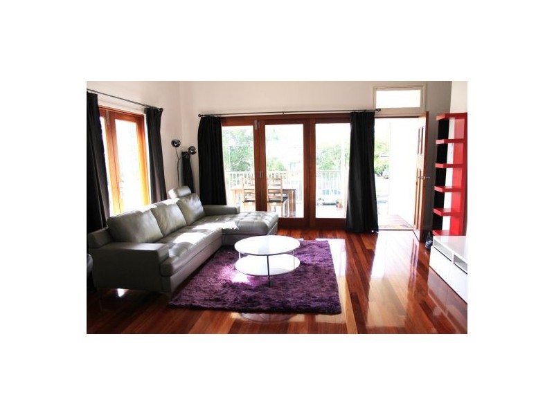 18 Emerald St, Kedron QLD 4031