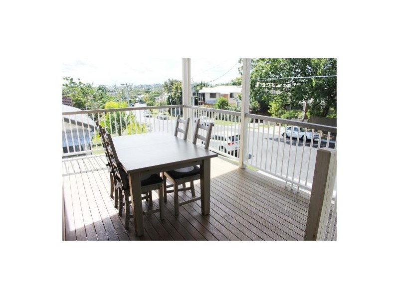 18 Emerald St, Kedron QLD 4031