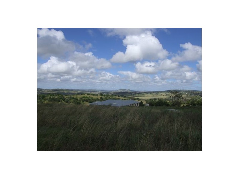 52 Federation Dve., Highfields QLD 4352