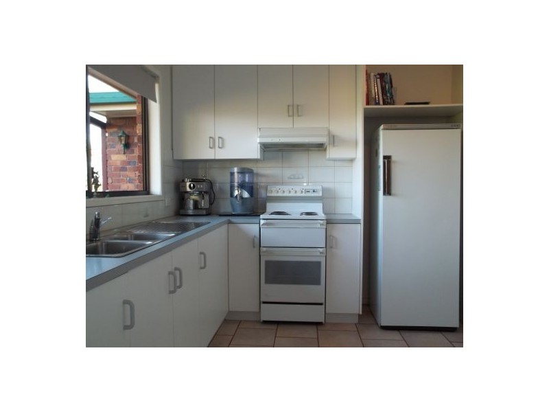 9 Buena Vista Crescent, Blue Mountain Heights QLD 4350