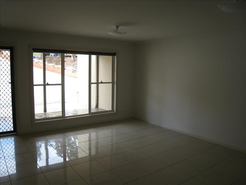 2/10 Nyrang Avenue, Tamworth NSW 2340
