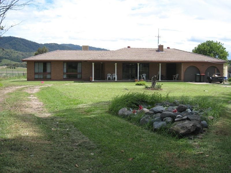 30 Back Limbri Road, Kootingal NSW 2352